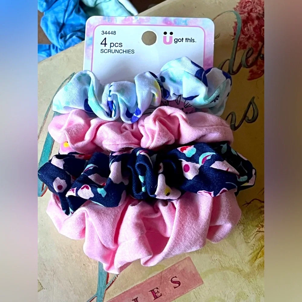 NWT Scunci 4 Piece Pinks & Blues Scrunchies